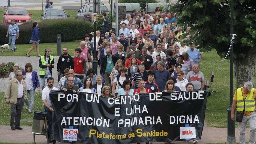 La llegada al Concello de la manifestación celebrada a finales de junio. // Santos Álvarez