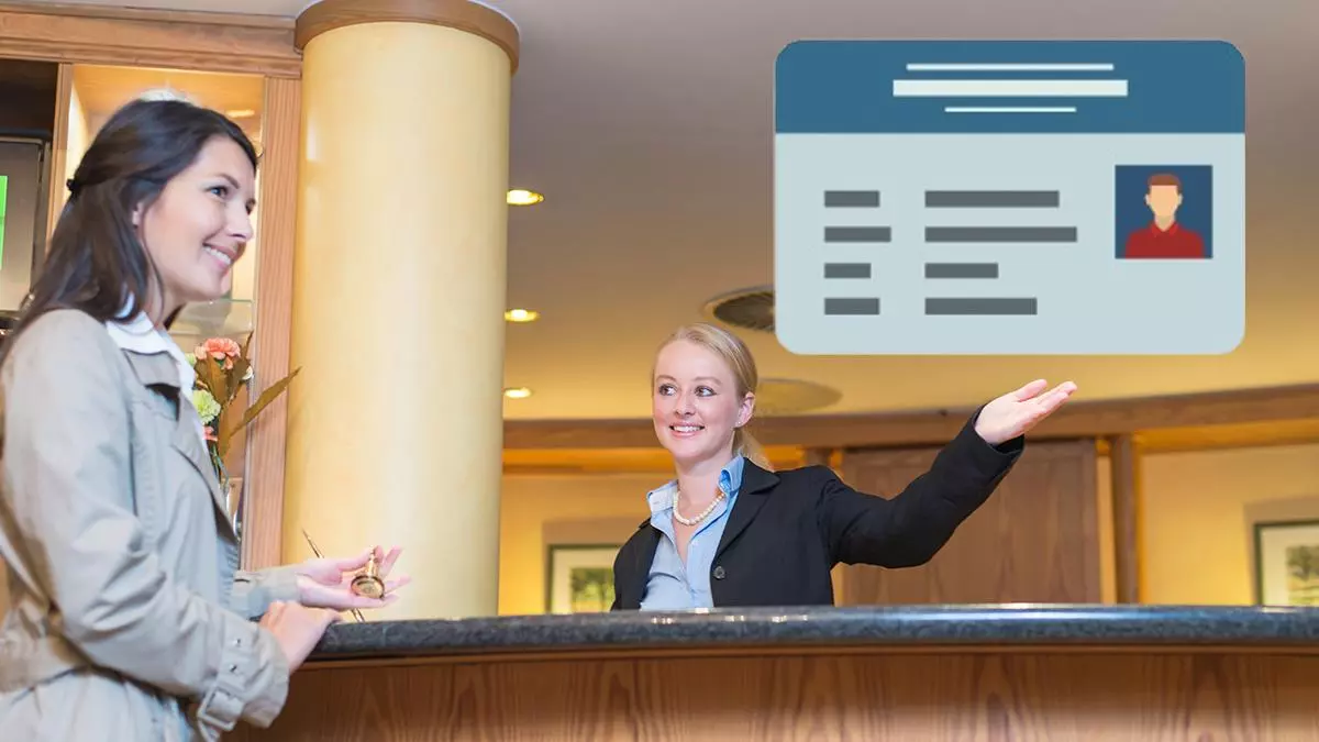 "Yo nunca doy el DNI": un experto explica cómo dar tus datos en hoteles en Semana Santa de forma segura