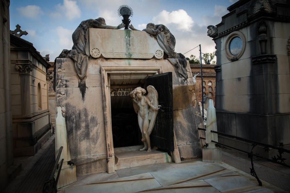 Todos los Santos: Tumbas y panteones de ilustres en el Cementerio General de València