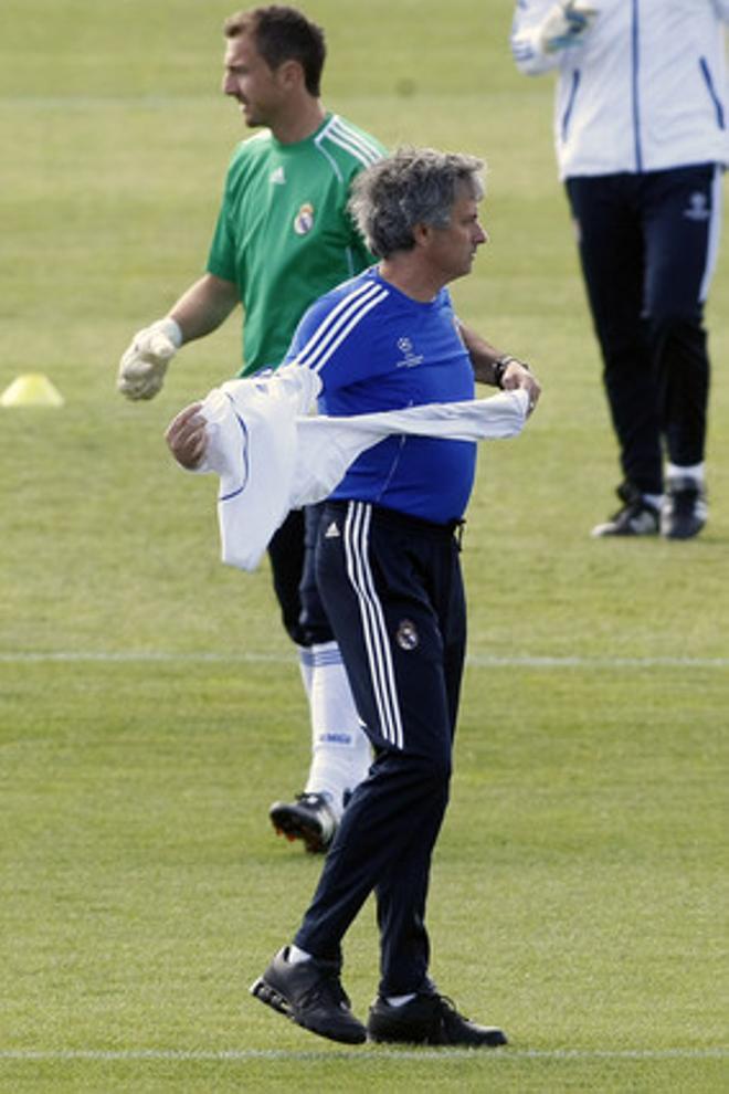 Mourinho carga contra Guardiola
