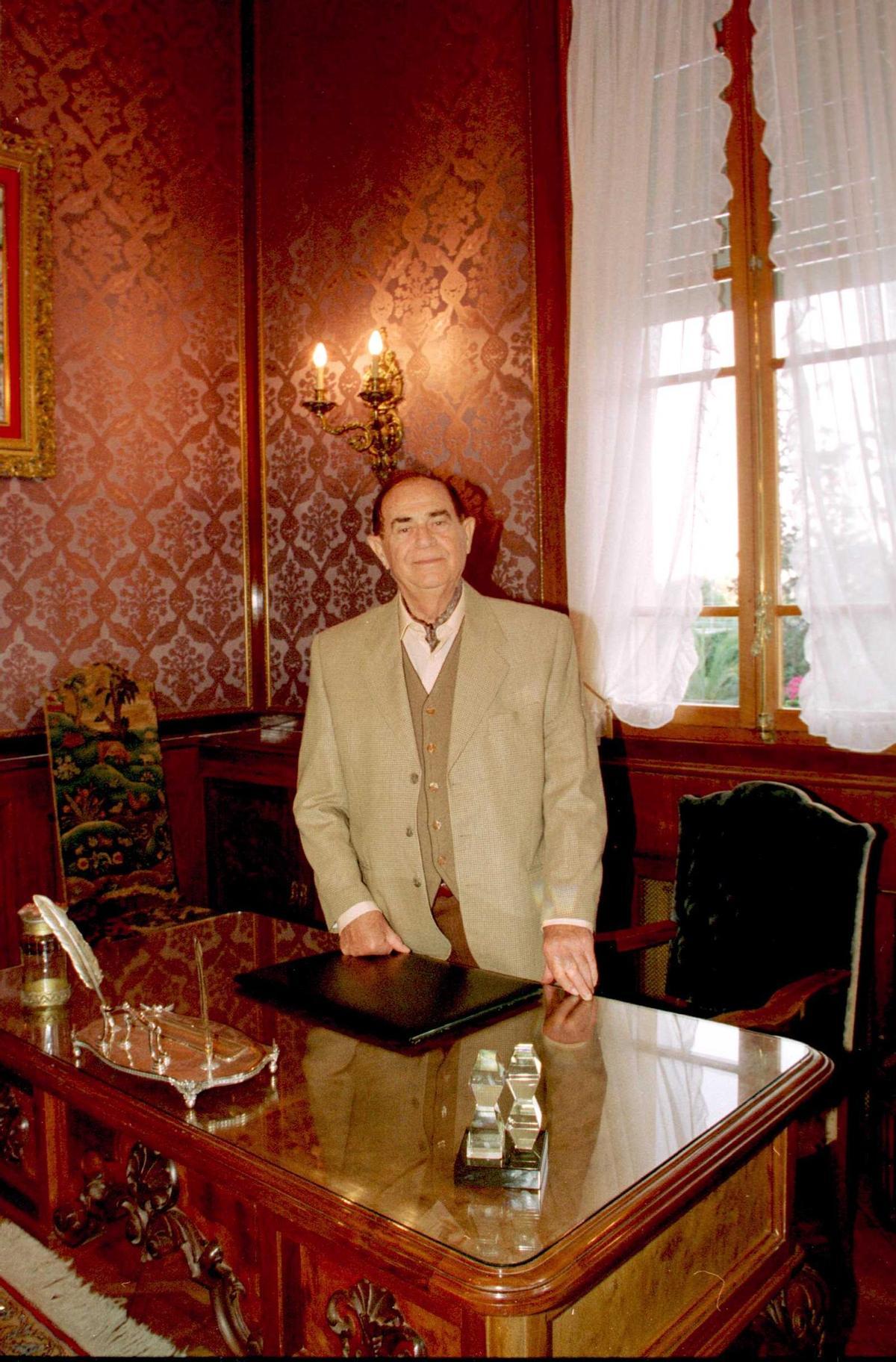 Constantin Dragan, en su casa del Paseo Marítimo en 1998.