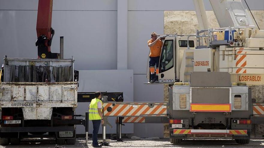 RESCATAN ILESO A UN gruista