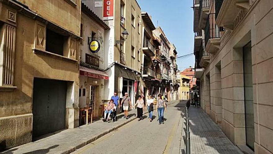 Vianants passejant tranquil·lament, ahir, pel carrer Sant Ramon, un dels escenaris de l&#039;espectacular persecució.