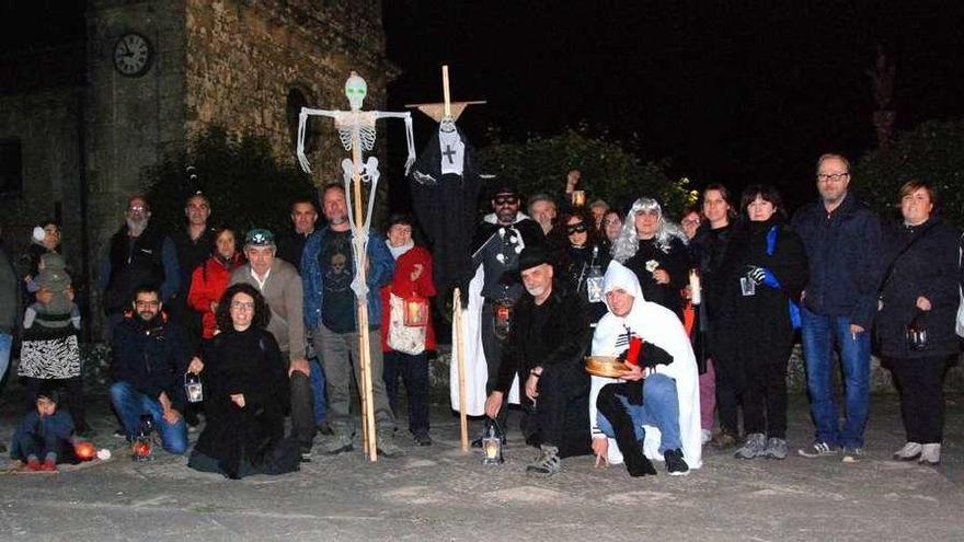 Participantes en el séptimo Roteiro da Pantalla, en la noche del martes en Cerdedo. // Juan Soto