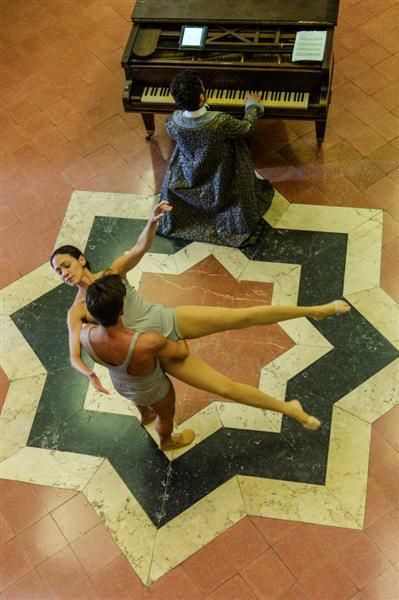 Museo Néstor acoge el ensayo de la "visitaespectác