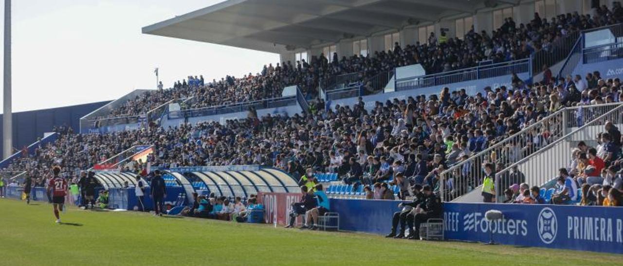 El remodelado Estadi Balear acogió este pasado domingo su mejor entrada de la historia con cerca de 4.200 aficionados en sus gradas.