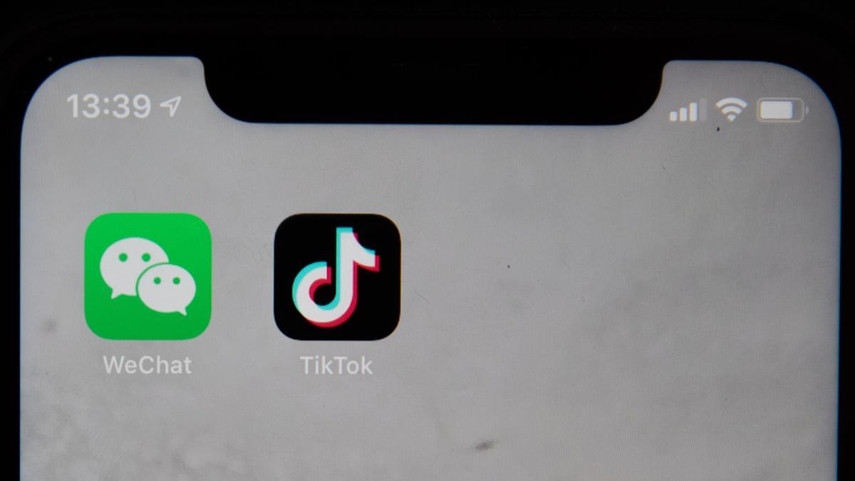 Bruselas amenaza con prohibir TikTok en la UE si no protege a los menores