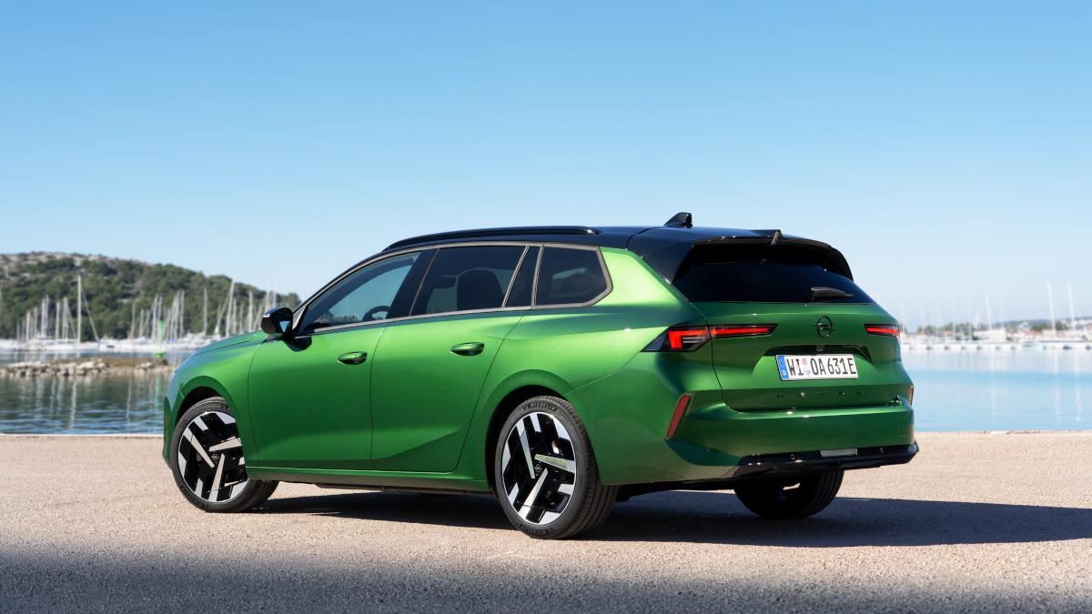 Opel Astra Sports Tourer Electric