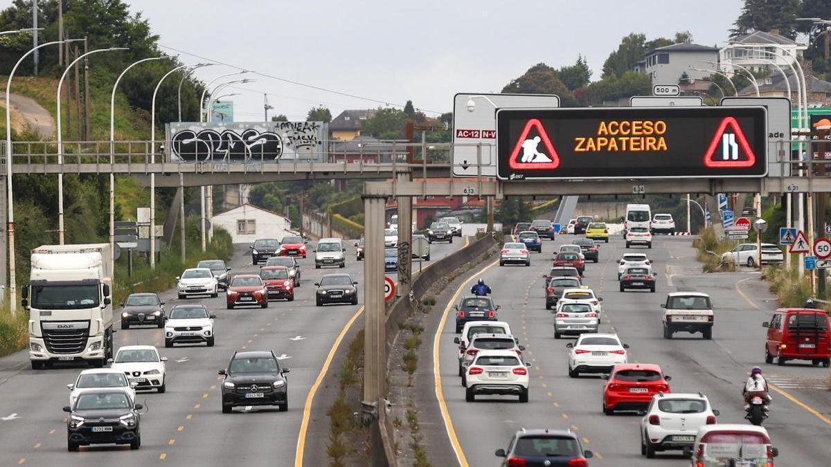 Tráfico en los accesos a la ciudad por Alfonso Molina.