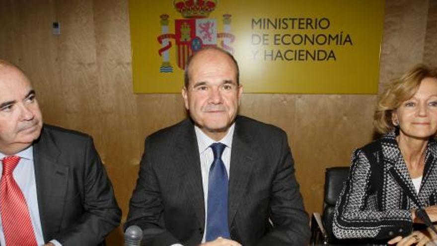 Gaspar Zarrías, Manuel Chaves y Elena Salgado en el Consejo de Política Fiscal y Financiera.