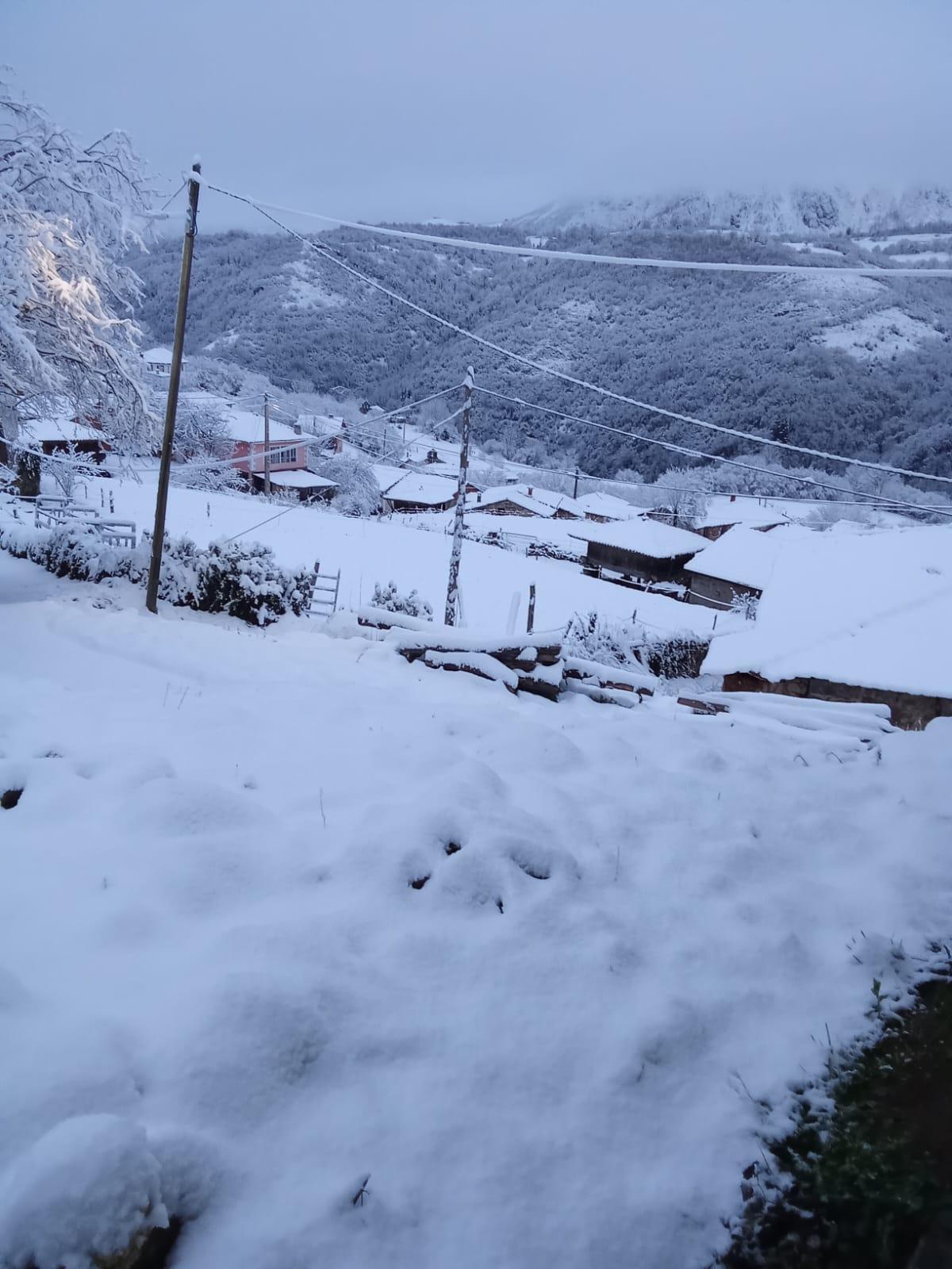 La nevada en los pueblos de Tolinas, en imágenes