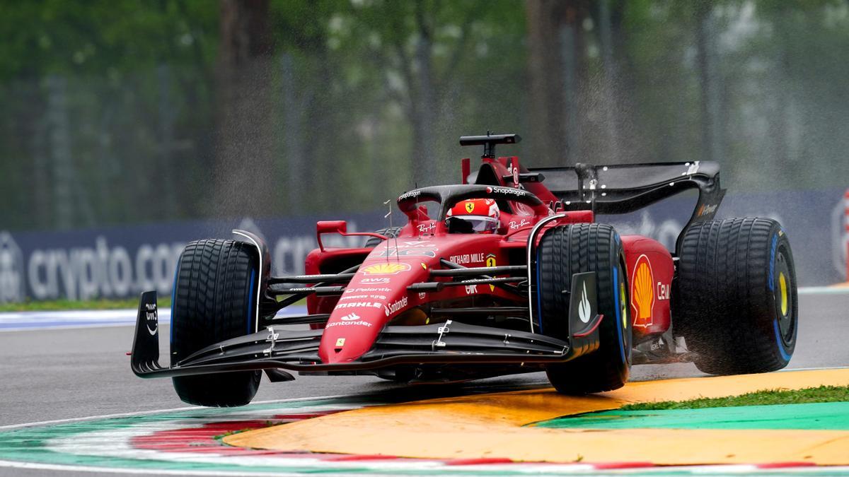 Charles Leclerc, en el circuito de Imola.