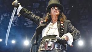 Alice Cooper ‘for president’ en un abracadabrant xou