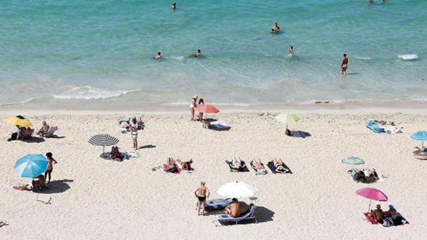 Ob die ersten spanischen Urlauber Anfang April auf Mallorca schon am Strand liegen können?