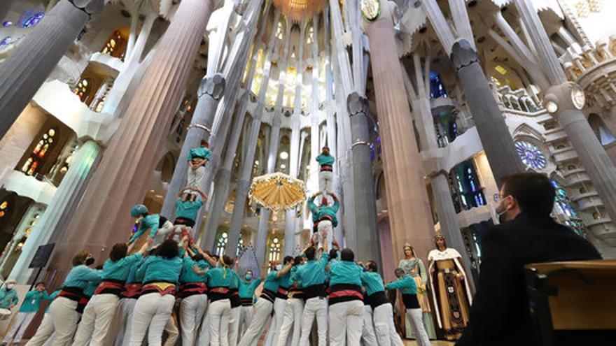 Actuacició castellera dins de la Sagrada Família
