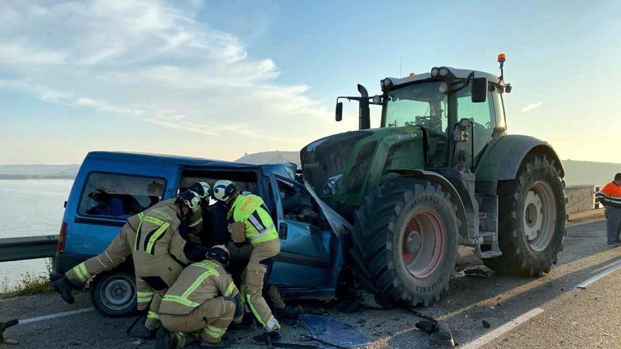 Imagen del tráfico accidente de tráfico registrado en 2020 en Caspe, que se cobro la vida de cinco personas.