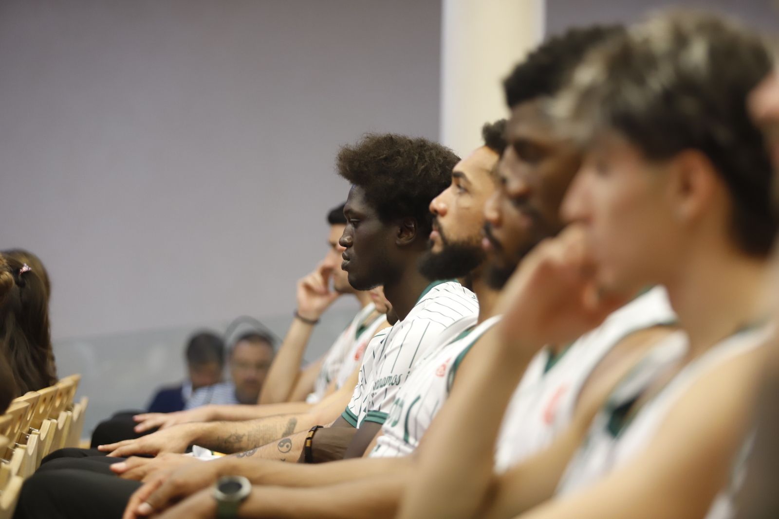 La puesta de largo de los equipos del Coto Córdoba de Baloncesto en imágenes