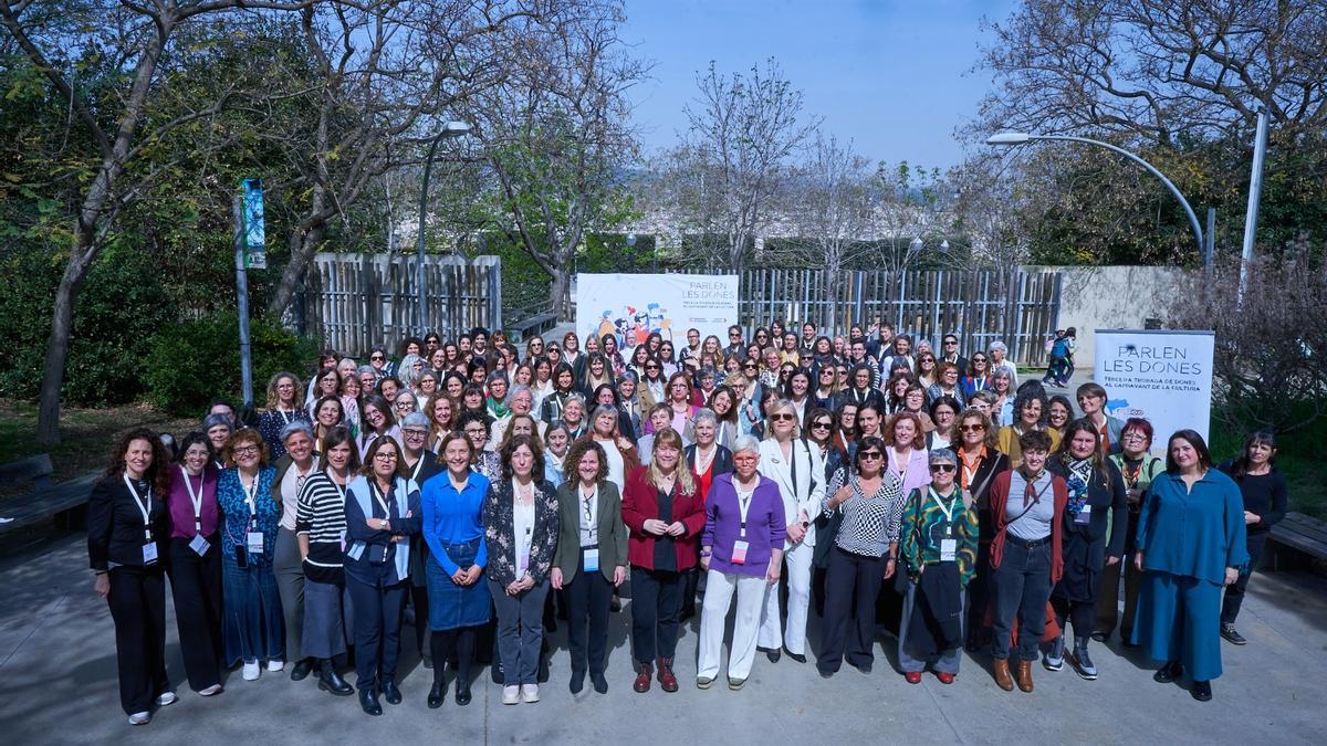 La consellera Garriga ha recordado que 'Parlen les dones' empezó en 2022, en un momento en que muchas mujeres llegaron a liderar importantes equipamientos catalanes.