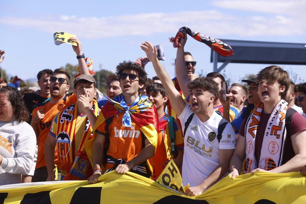 La afición del Valencia CF ante el Elche