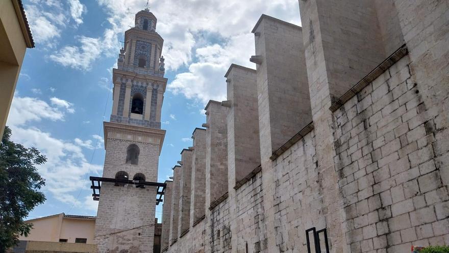 El campanario de la Colegiata de Gandia, en una imagen de este jueves.