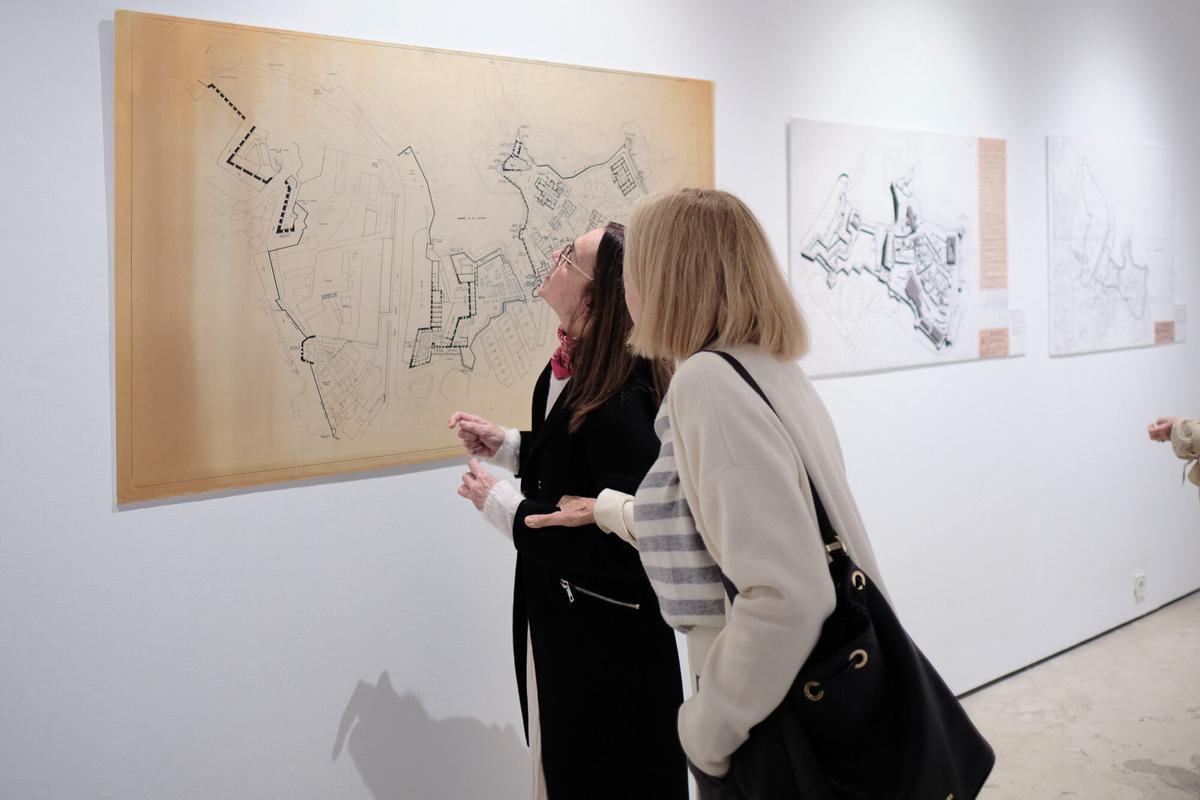 Inauguración de la exposición 'La patria del arquitecto' de Salvador Moreno Peralta en la Sociedad Económica