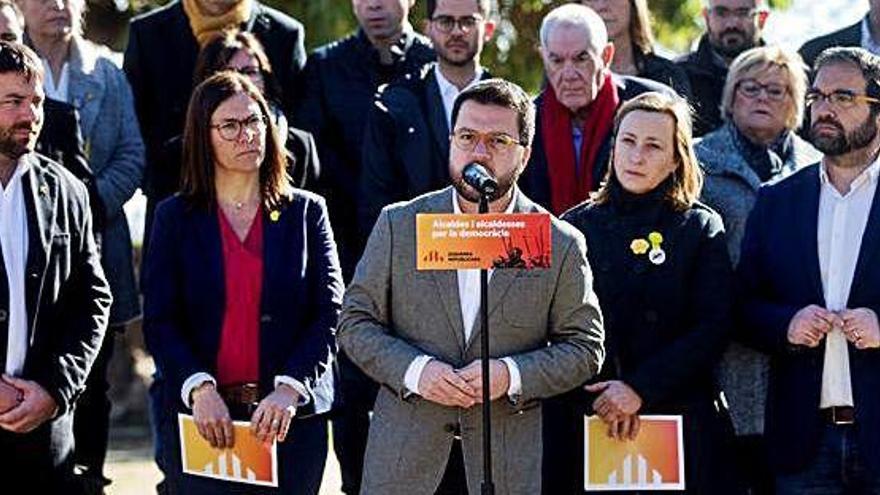 Alcaldes d&#039;ERC i el vicepresident del Govern, Pere Aragonès, durant l&#039;acte a Sant Vicenç dels Horts