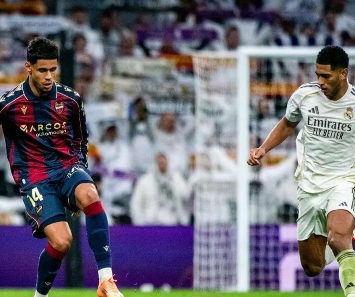 Ugo Raghouber disputó sus primeros minutos con el Levante UD. | LUD