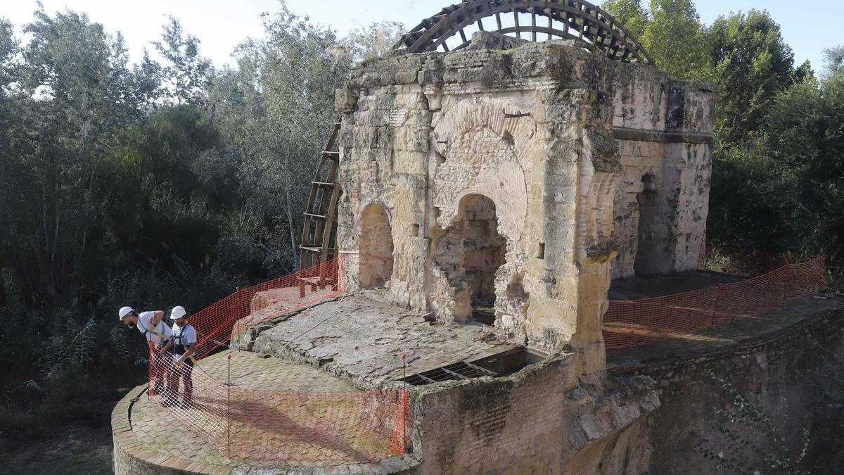 Así luce la noria de la Albolafia después de su limpieza