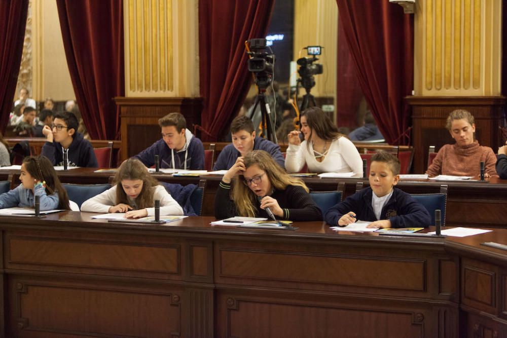 Los más jóvenes 'toman' el Parlament para luchar contra el cambio climático