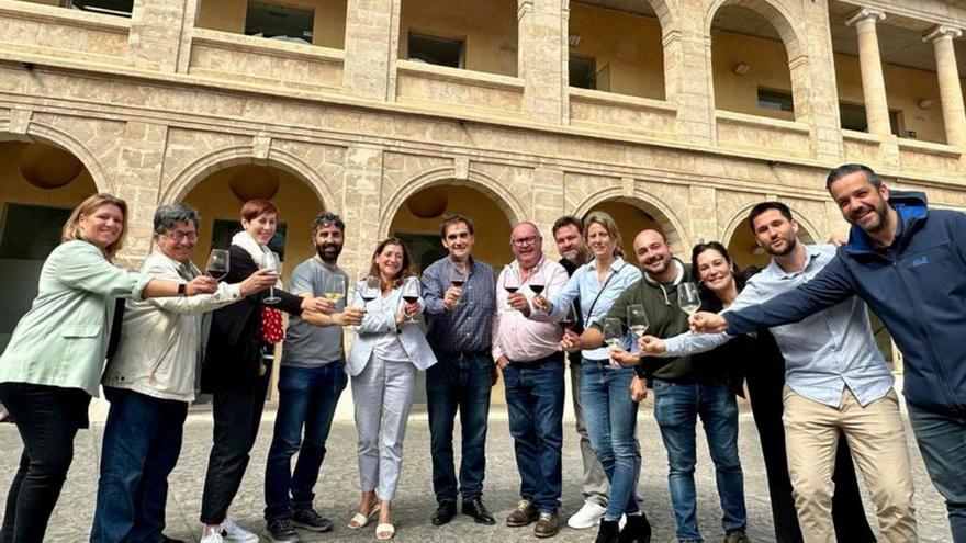 La presentación de la Nit del Vi en el patio de la Misericòrdia