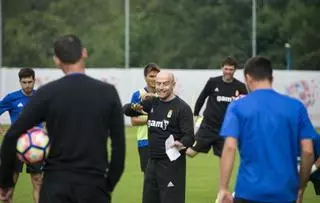 Así es el contrato que ofrece el Real Oviedo a su futuro entrenador: Calero, como favorito