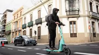 Manifestación en Santa Cruz contra los carriles para bicicletas y patinetes