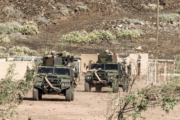 Ejercicios de adiestramiento terrestre en los campos militares de La Isleta y Pájara