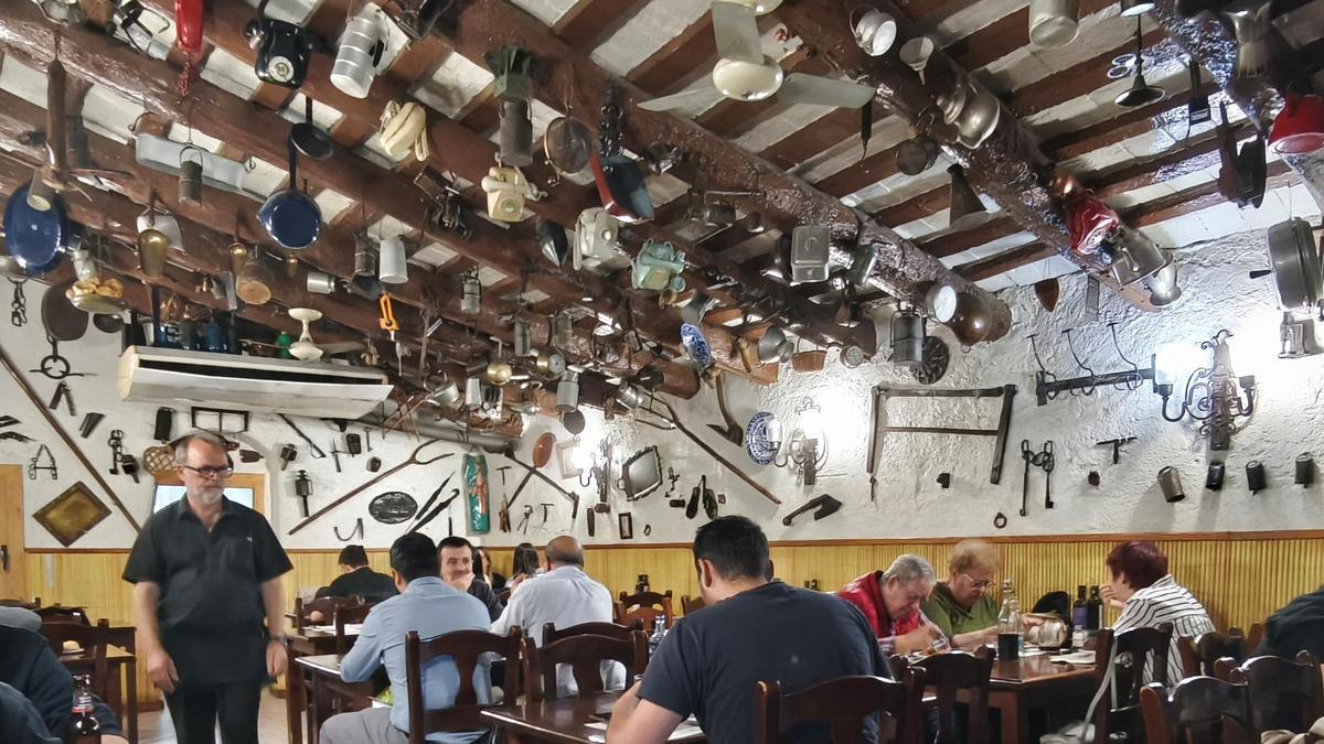 La decoración del restaurante La Marina de L'Hospitalet.