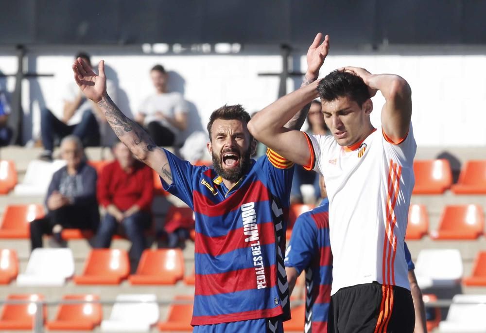 Valencia Mestalla - Llagostera, en imágenes