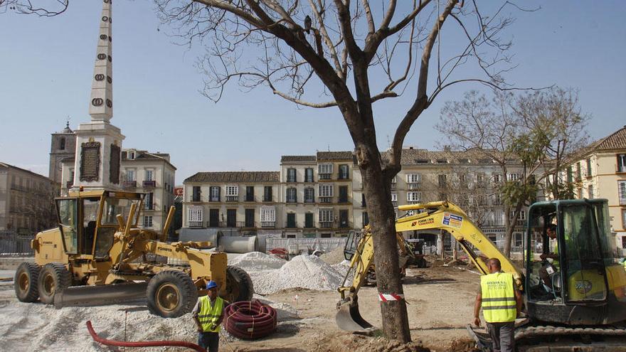 Obras de rehabilitación de la plaza de la Merced en abril de 2011.