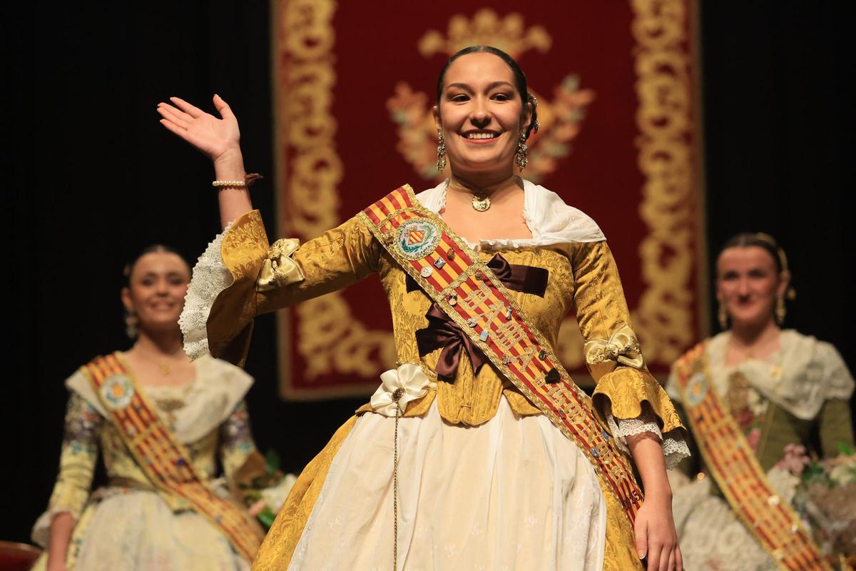 Galeria de fotos de l'homenatge a la reina i dames de les festes del 2025 a Vila-real