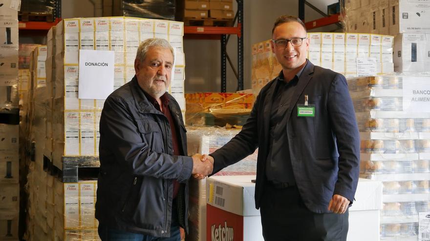 Mercadona entrega 42 toneladas de productos a los bancos de alimentos de Las Palmas y Tenerife gracias a la solidaridad de sus clientes