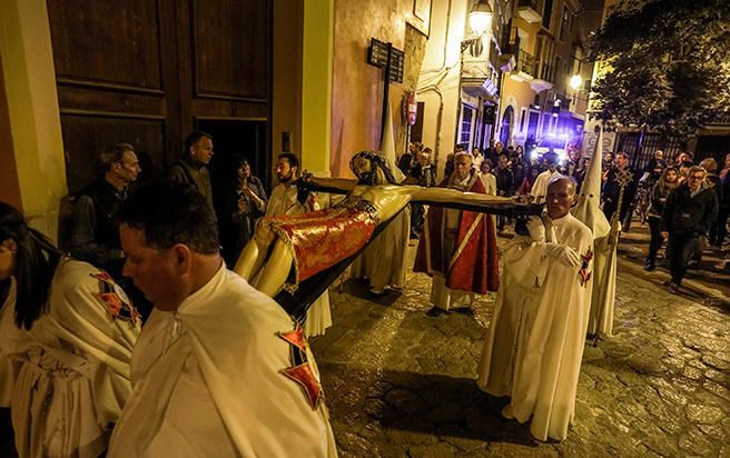 A las 21 horas, la procesión del Santo Cristo de los Boteros sale desde la iglesia de Sant Joan de Malta.