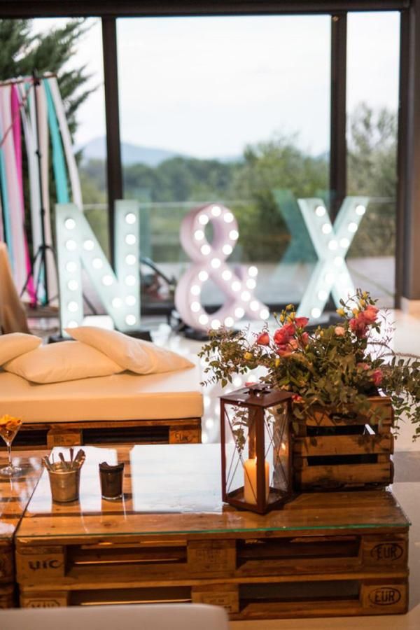 Decoración boda: iniciales de los novios