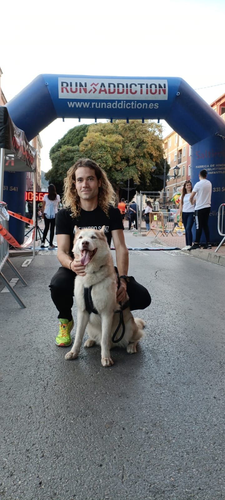 El emotivo Canicross de la falla Sud-oest de la Vall, en imágenes