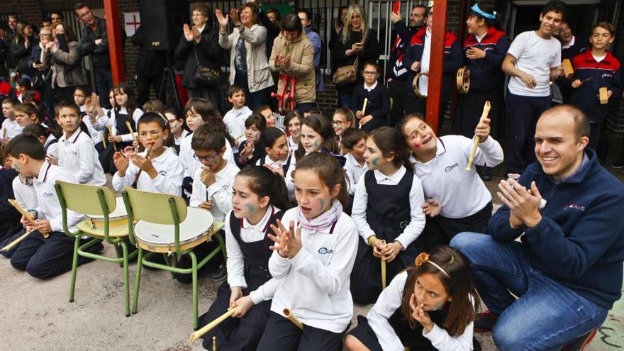 Imagen de un acto festivo en el centro