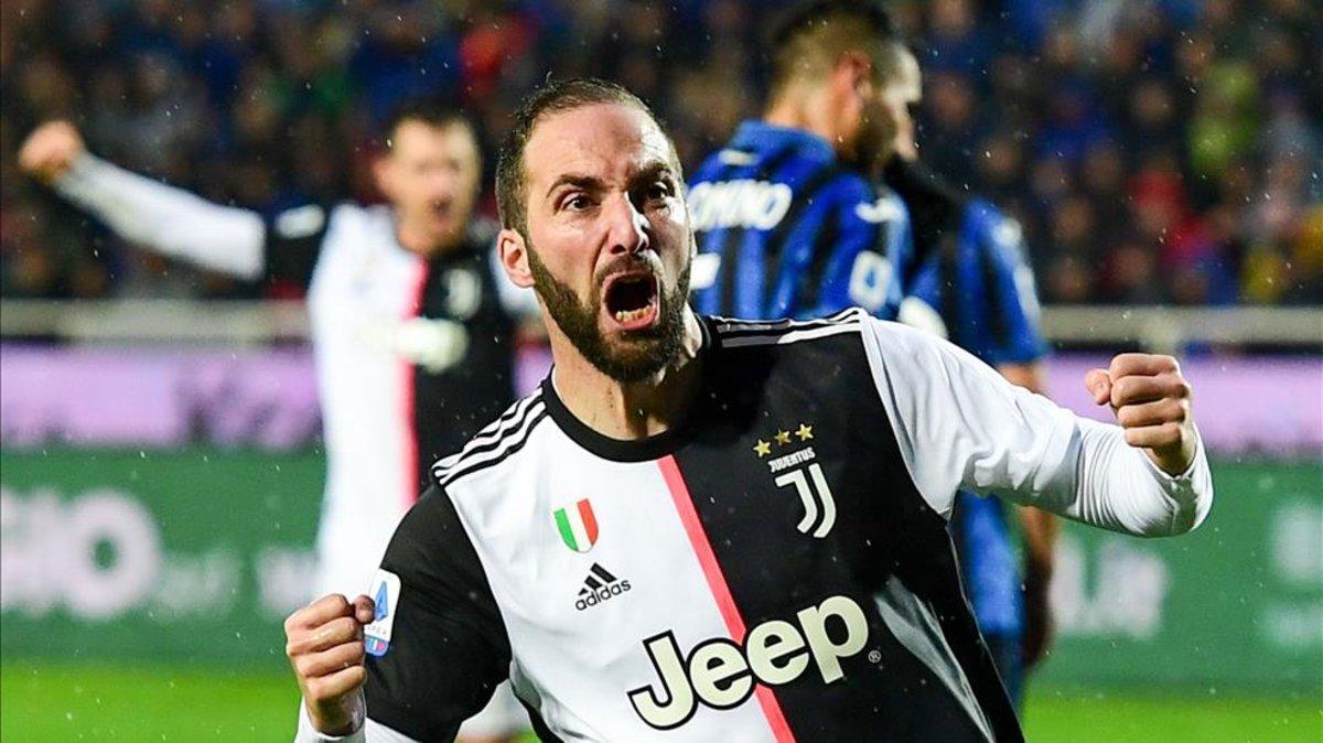 Higuaín, héroe 'bianconero' don dos goles y una asistencia