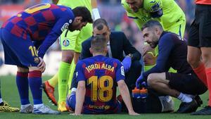 zentauroepp52306138 barcelona s spanish defender jordi alba  down  receives medi200215194554