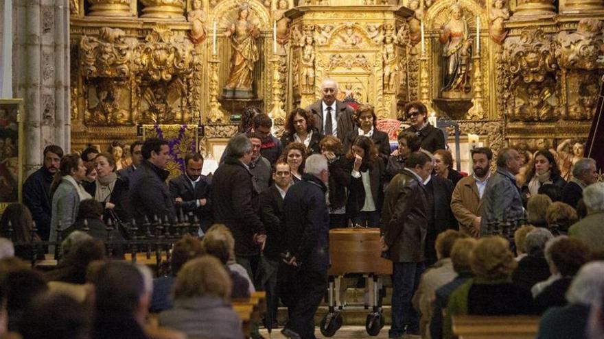 Familiares y amigos de Bernardino Píriz dan su último adiós al ganadero en Olivenza