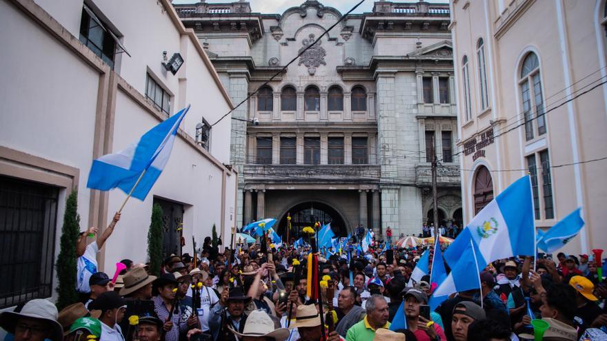 Las autoridades indígenas de Guatemala deciden mantener los bloqueos y marchas de forma indefinida.