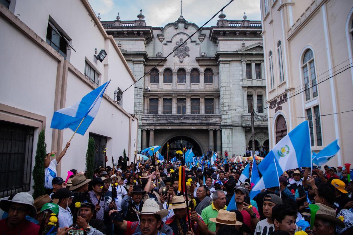 Las autoridades indígenas de Guatemala deciden mantener los bloqueos y marchas de forma indefinida.