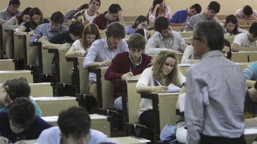 32 títulos de la Uex ingresaron en el último curso menos de 40 alumnos