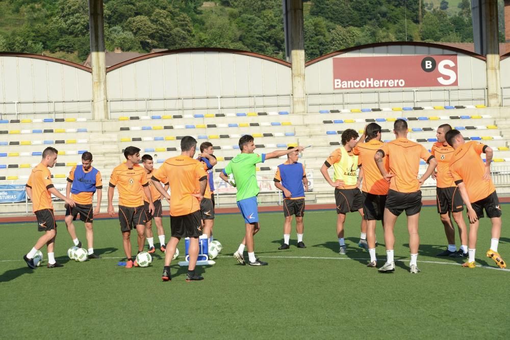 Primer entrenamiento del Caudal Deportivo de Mieres