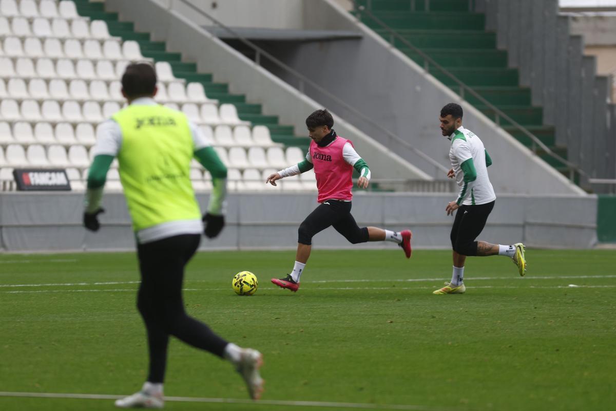 El primer entrenamiento del año del Córdoba en El Arcángel, en imágenes